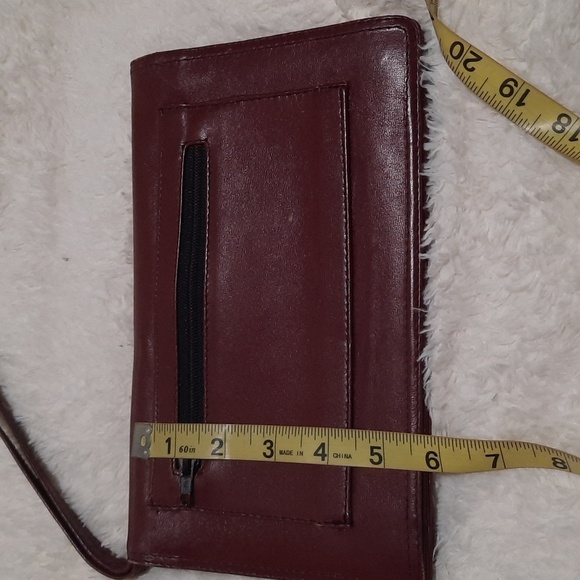 Bundle of Wallets/Clutch - Picture 12 of 14